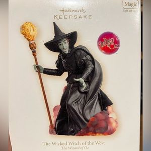 Hallmark Keepsake Wizard of Oz Christmas Ornament